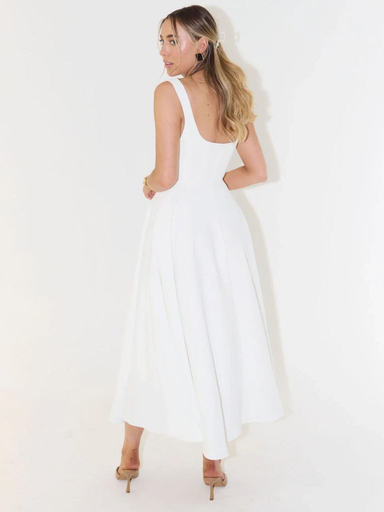 EVIE | Sleeveless Elegant Midi Dress